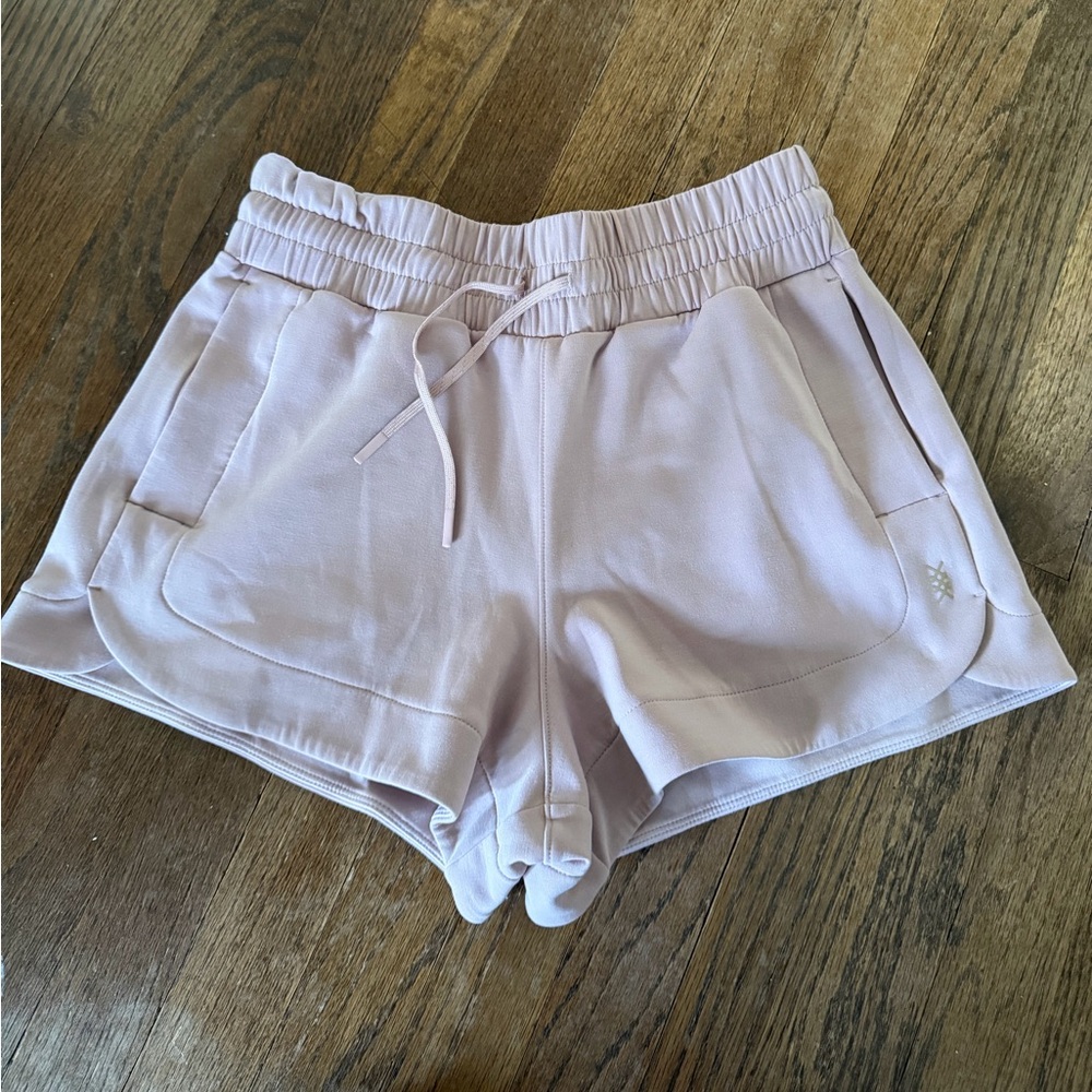 Rhone DreamGlow shorts Size S Color: Rose Dust